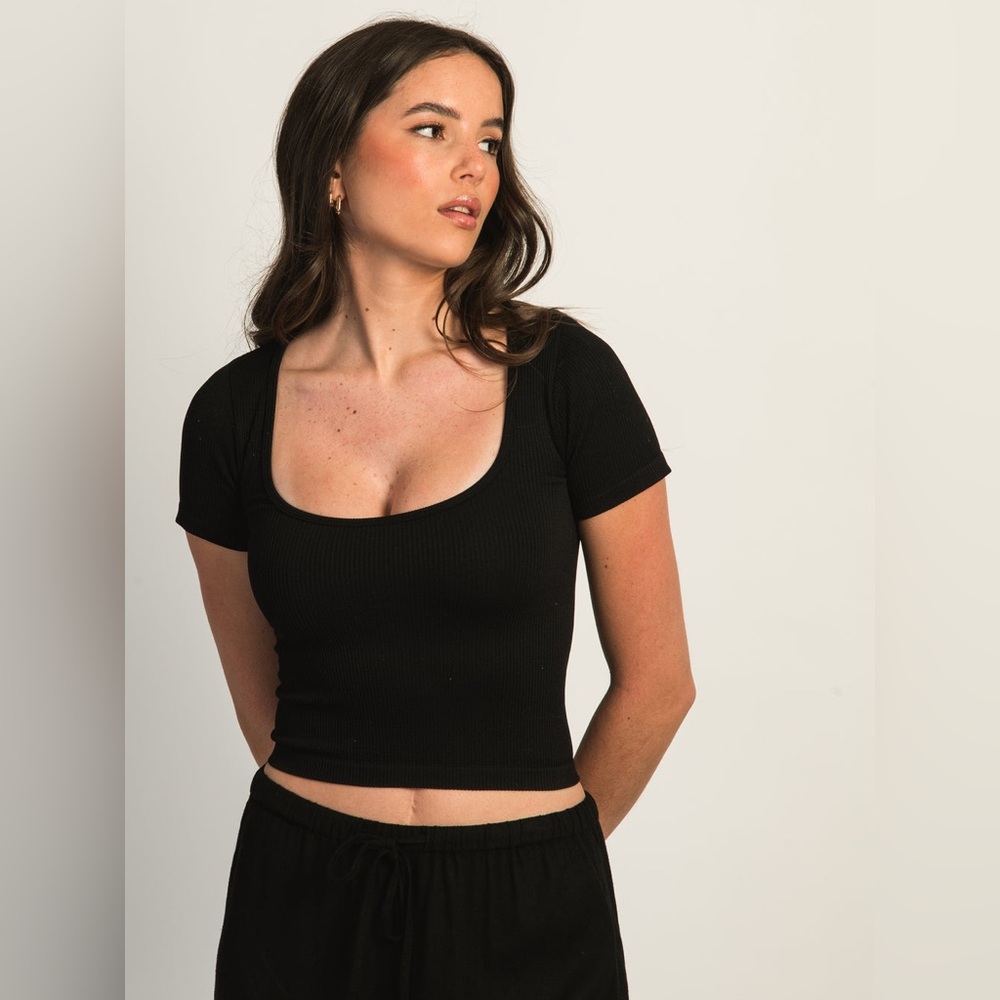 Harlow Square Neck Seamless Tee